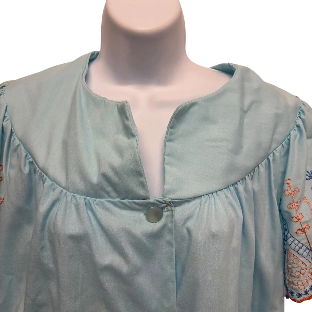 Vintage Light Blue Embroidered Button Front House Dress Robe Pockets Retro L